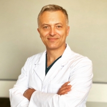 Владимир Новиков частный хирург травматолог в Киеве, клиника оперативной травматологии Медиленд