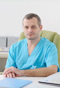Александр Гапеев, врач уролог проводит лечение мочекаменной болезни в Киеве консервативными и оперативными методами. Урология медицинского центра Медиленд